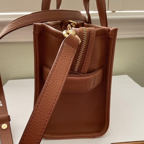 Marc Jacob’s The Leather Small Tote Bag - Picture 2 of 8